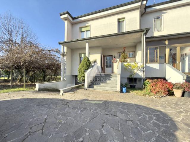 Villa Schiera in vendita a Oldaniga, Vimercate