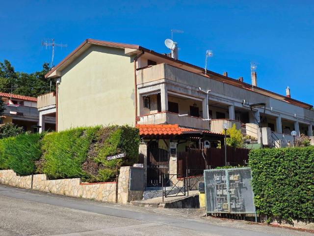 Villa Schiera in vendita a Vinchiaturo, Molise