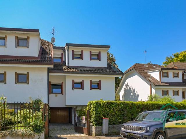 Villa Schiera in vendita a Piemonte, Torino