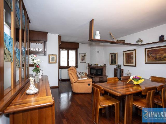 Villa Schiera in vendita a Vittuone, Lombardia