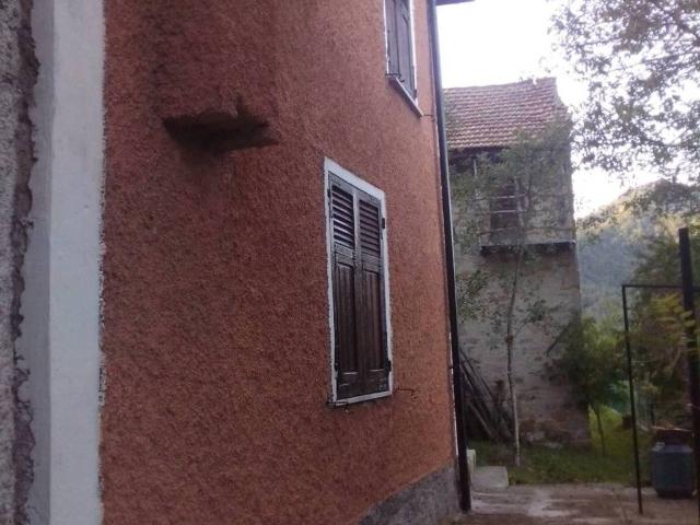 Villa Schiera in vendita a Vobbia, Liguria