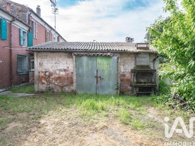Villa Schiera in vendita a Voghiera, Reggio Emilia