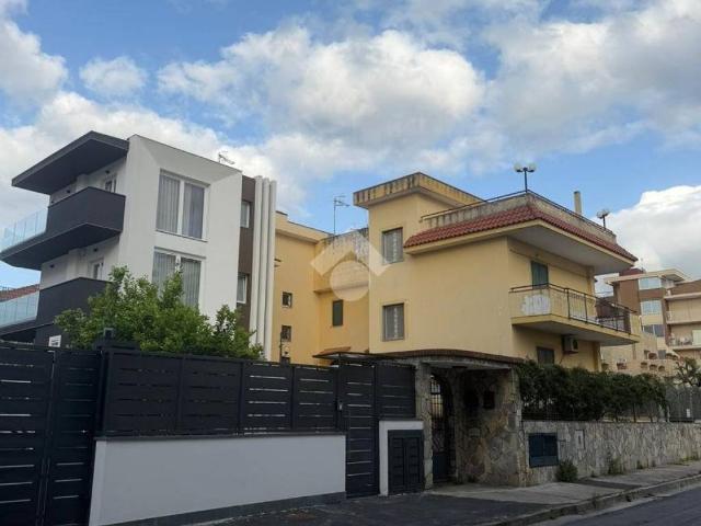 Villa Schiera in vendita a Volla, Campania