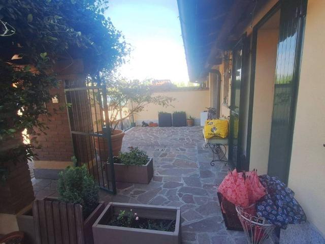 Villa Schiera in vendita a Zeccone, Lombardia