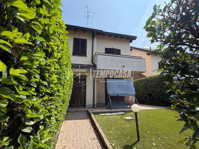 Villa Schiera in vendita a Zelo Buon Persico, Lombardia