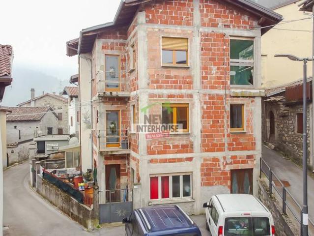 Villa Schiera in vendita a Zuglio, Friuli-Venezia Giulia