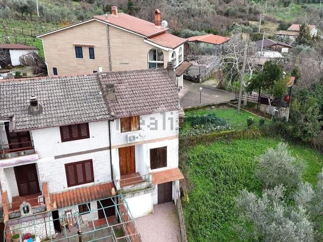 Casa in vendita a Roccabascerana, Campania