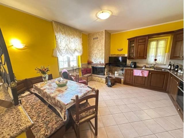 Casa in vendita a Dogana, Luni