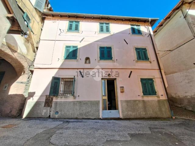 Casa in vendita a Crocefieschi, Genova