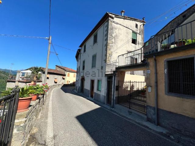 Casa in vendita a Unione dei comuni Media Valle del Serchio, Villa Basilica