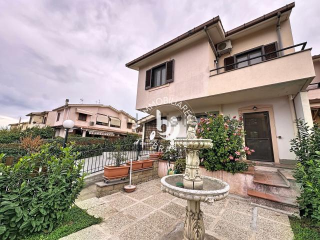 Casa in vendita a Colfiorito, Roma Capitale