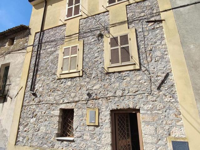 Casa in vendita a Posta Fibreno, Frosinone