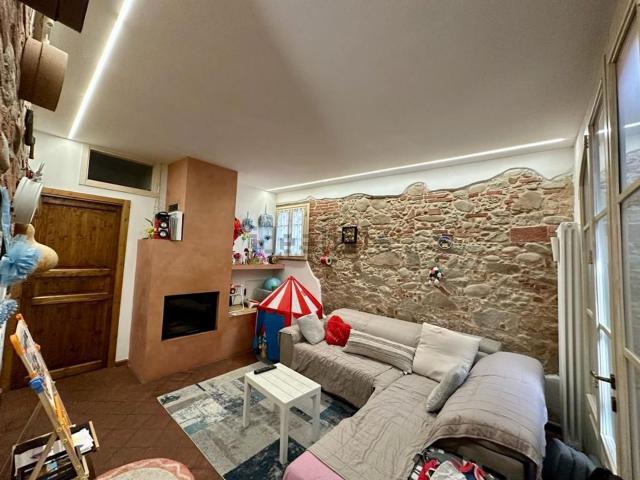 Casa in vendita a San Salvatore, Montecarlo