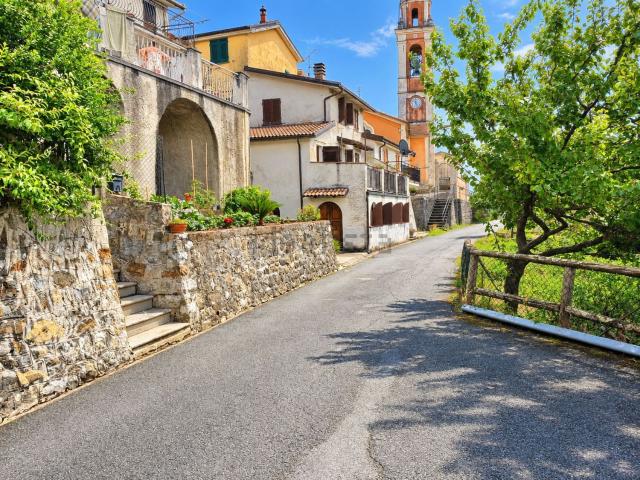 Casa in vendita a Maissana, Liguria