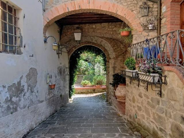 Casa in vendita a Uzzano E Castello, Pistoia
