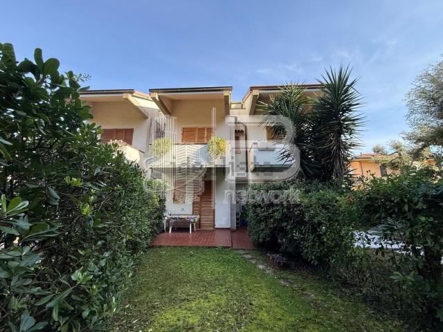 Casa in vendita a Marina di Massa, Massa