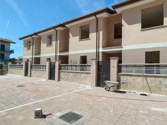 Casa in vendita a Frosinone, Lazio
