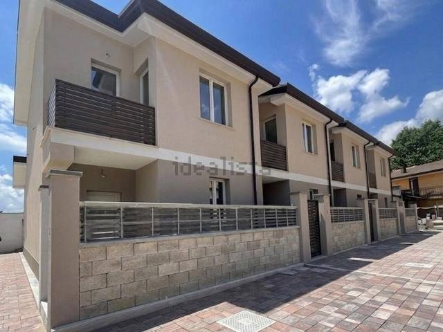 Casa in vendita a Frosinone, Lazio