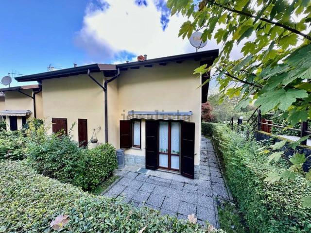 Casa in vendita a Parlasco, Lombardia