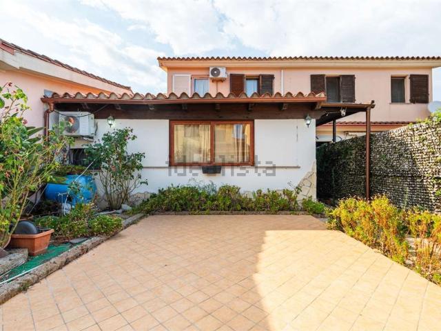 Casa in vendita a Residenza del Sole, Capoterra
