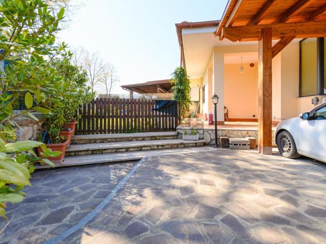 Casa in vendita a Guidonia Montecelio, Roma Capitale