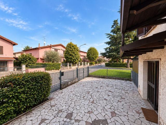 Casa in vendita a Zona Ovest, Brescia