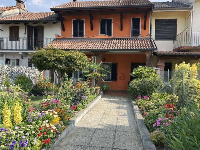 Casa in vendita a Robbio, Lombardia