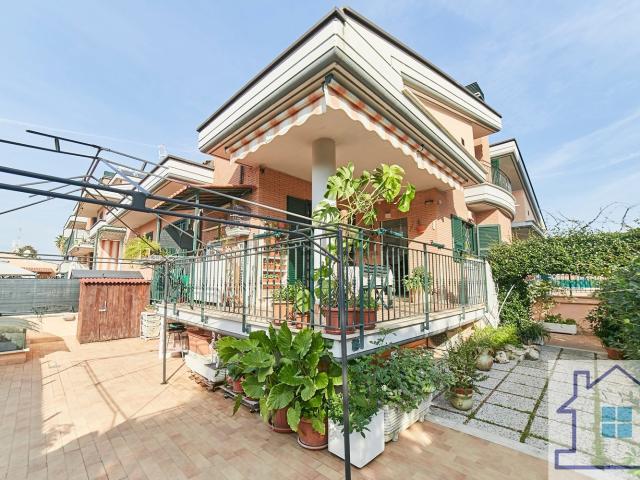 Casa in vendita a Prato Fiorito, Roma Capitale