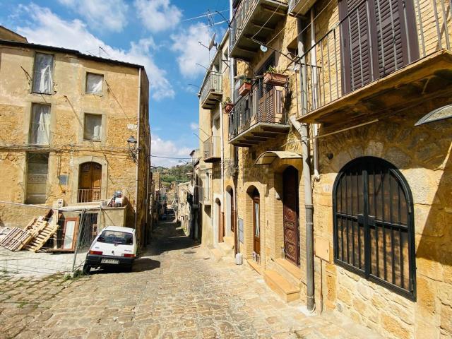 Casa in vendita a Crocifisso, Piazza