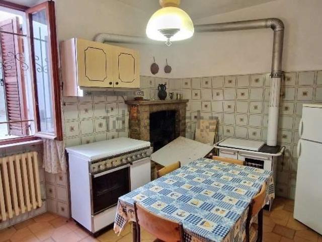 Casa in vendita a Centro Storico, Marche