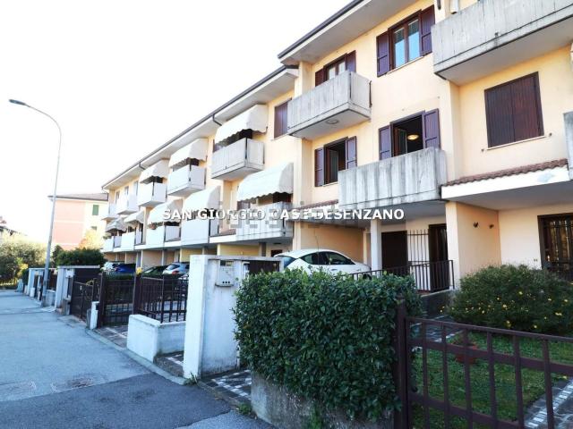 Casa in vendita a Desenzano Del Garda, Lombardia