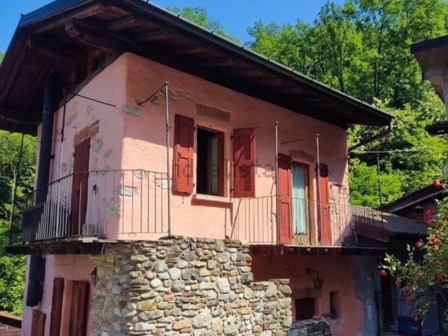 Casa in vendita a Comunità Montana Valli del Verbano, Azzio