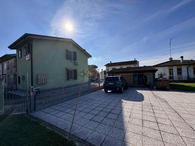 Casa in vendita a Unione Terre e Fiumi, Berra