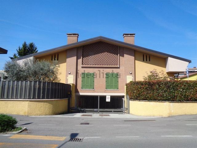 Casa in vendita a Cornate D'adda, Lombardia