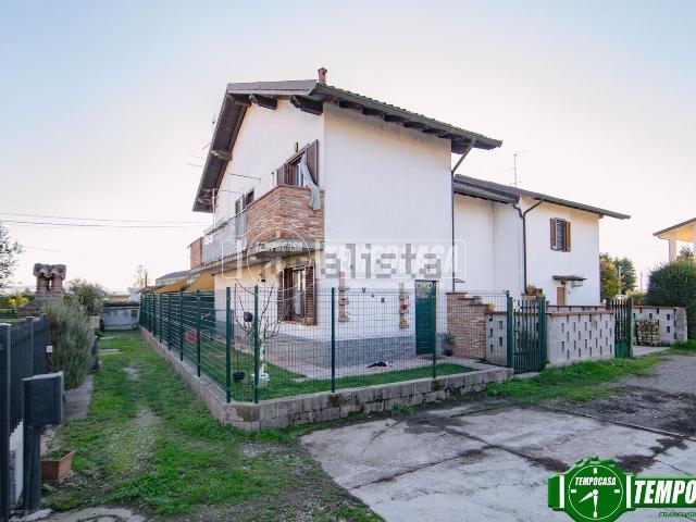Casa in vendita a Mezzanino, Lombardia