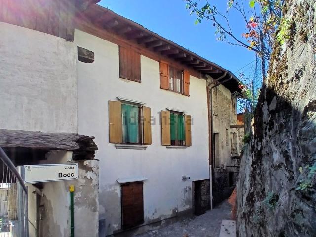 Casa in vendita a Castione Andevenno, Lombardia