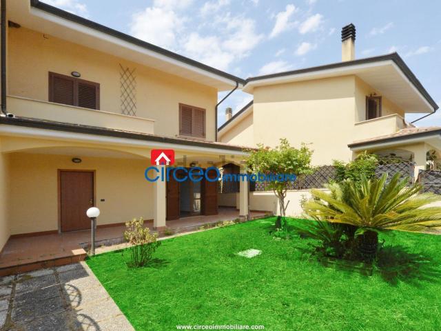 Casa in vendita a Sabaudia, Lazio
