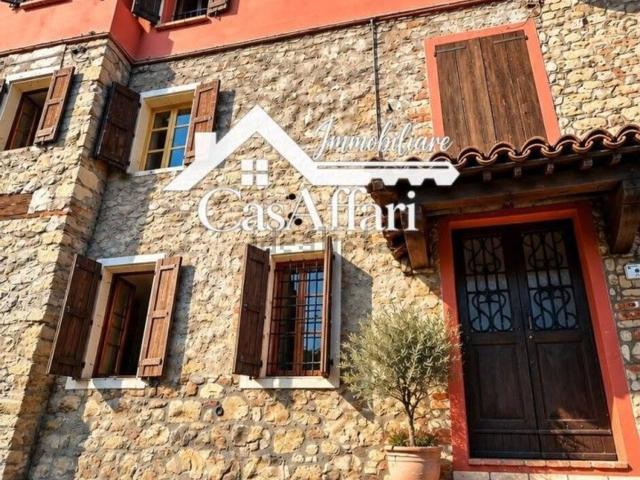 Casa in vendita a Monte Casale, Baiso