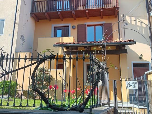 Casa in vendita a Val di Chy, Piemonte