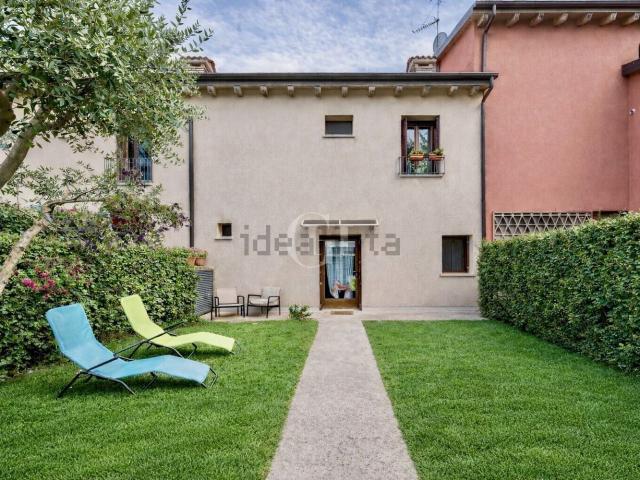 Casa in vendita a Peschiera Del Garda, Veneto