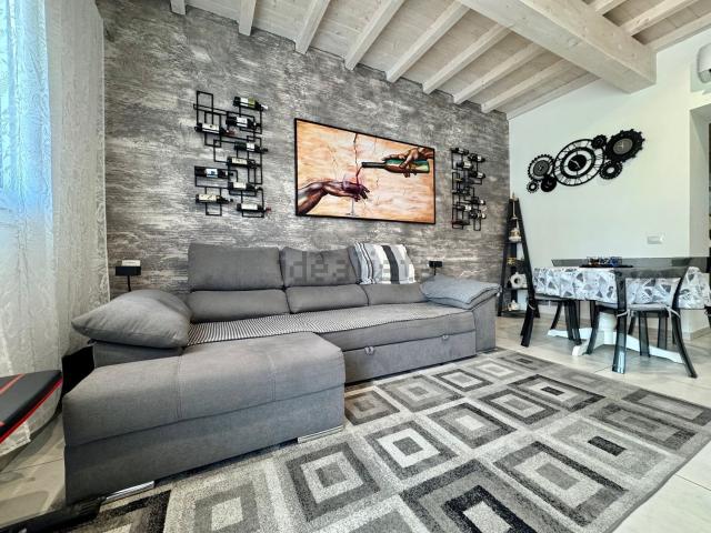 Casa in vendita a Campi Bisenzio, Toscana