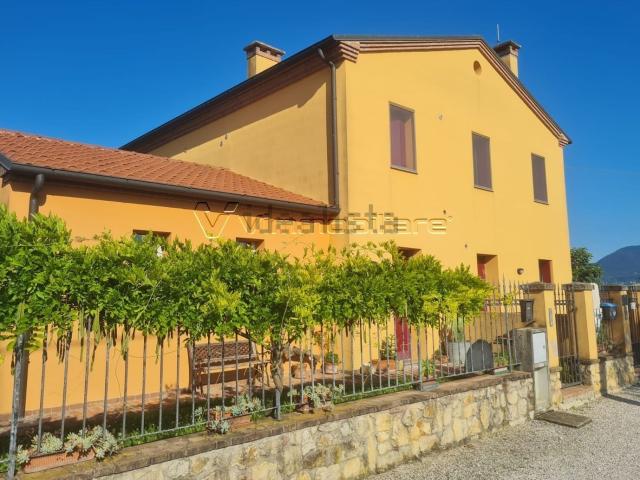 Casa in vendita a Barbarano Mossano, Veneto
