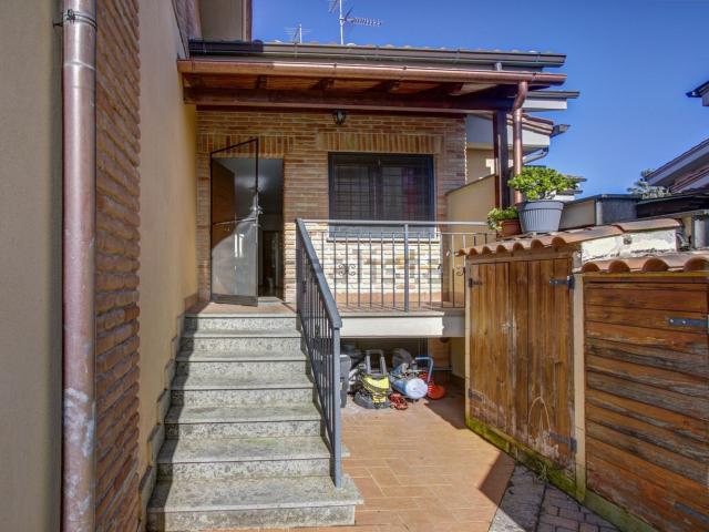 Casa in vendita a Municipio Roma X, Roma Capitale