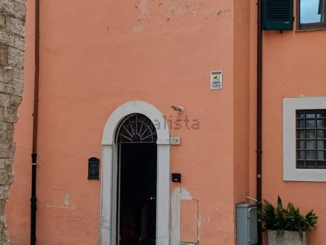 Casa in vendita a Foligno, Umbria