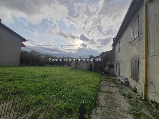 Casa in vendita a Vallefoglia, Marche