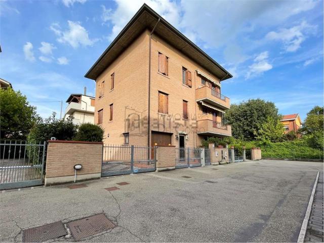 Casa in vendita a Modena, Crocetta