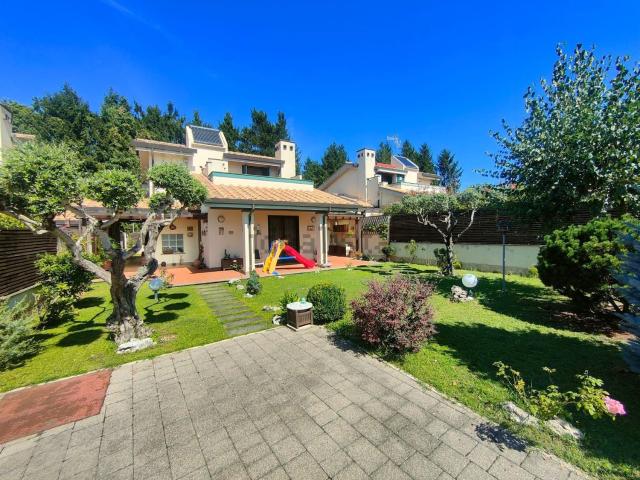 Casa in vendita a Valle Mazzone, Roma Capitale
