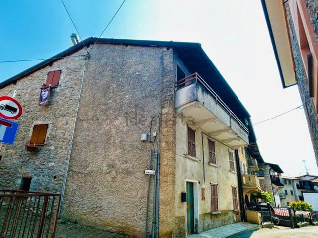 Casa in vendita a Lonno, Nembro