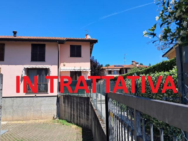 Casa in vendita a Daverio, Lombardia