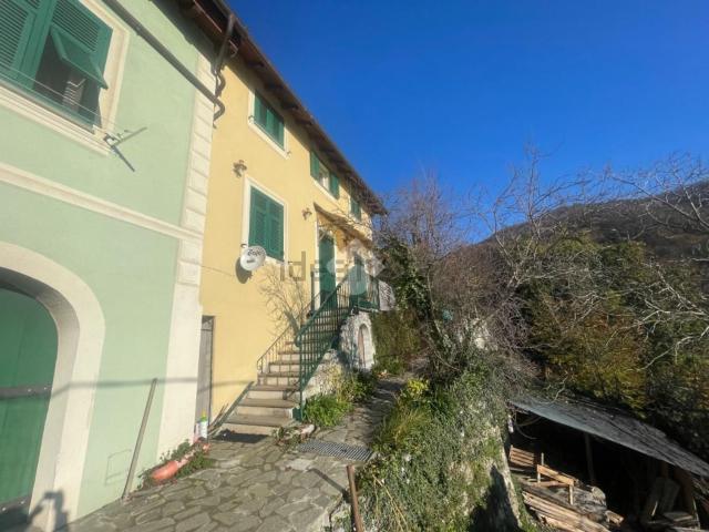 Casa in vendita a Sant'olcese, Liguria